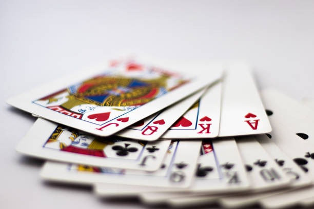 Bandar Poker table interface on habawin mobile showing player positions and pot